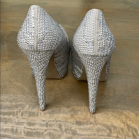 Steve Madden Dyvinal Silver Pewter Studded Embellished Platform High Heels - Picture 7 of 10